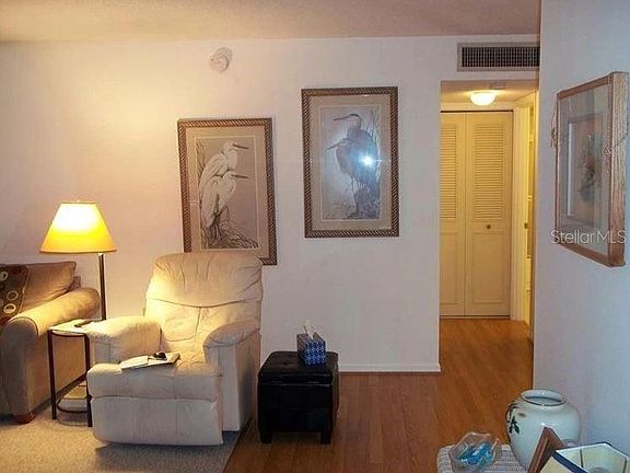 3rd image of 5800 Hollywood Blvd APT 324