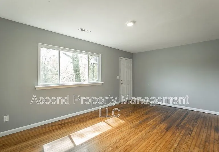 1113 Jarvis Ave — Photo 20
