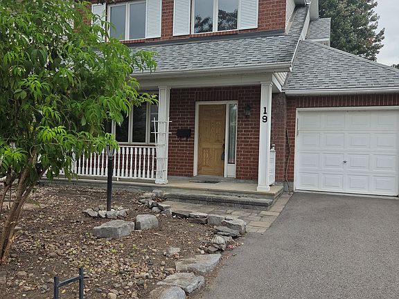 3rd image of 19 Windhurst Dr