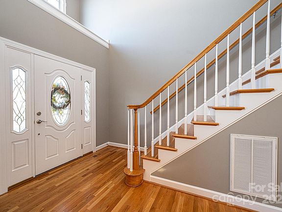 3rd image of 1107 Fox Chase Dr