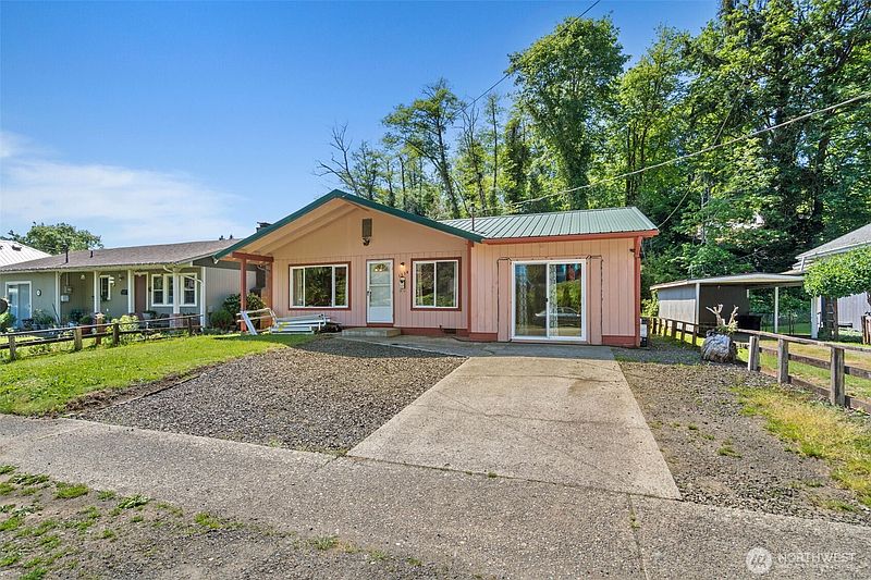 2nd image of 1334 Larch Street