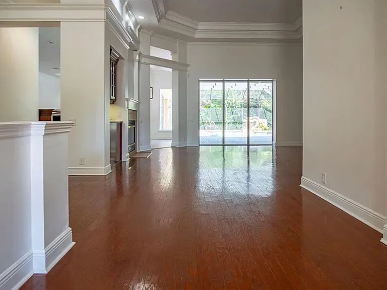 5038 SE 6th Ave — Photo 3
