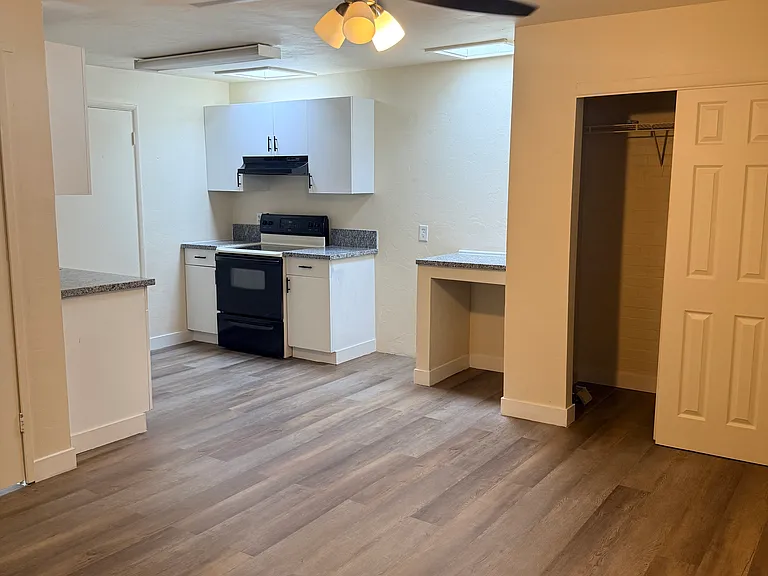 1532 E Edison St #2 — Photo 8