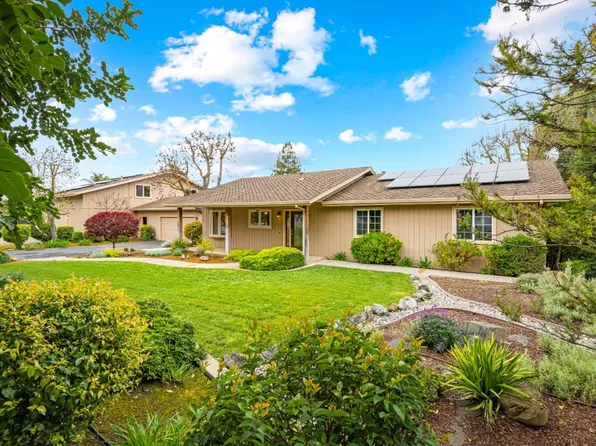 1755 Horseshoe Ct, San Martin, CA 95046