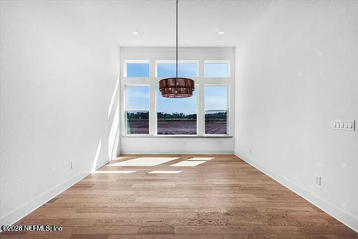 4 bed, 3.0 bath, 2682 sqft, $5,945 — Photo 4