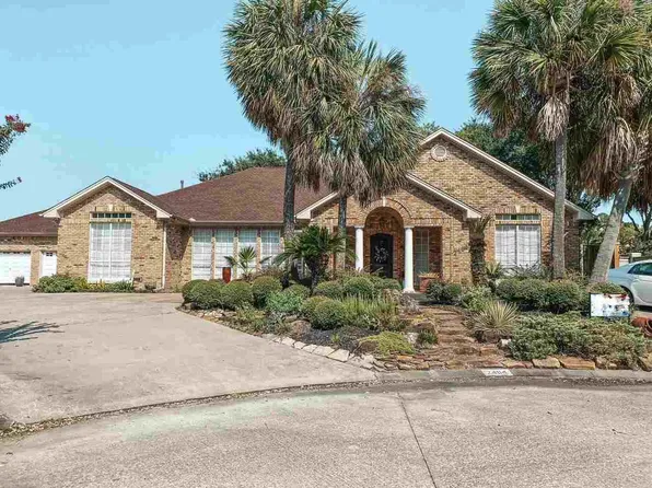 2404 Oakridge Ave, Nederland, TX 77627