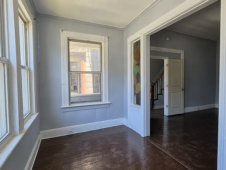 96 Brown Pl #A — Photo 30