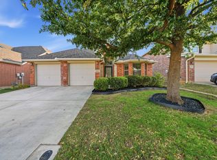 15525 Landing Creek Ln, Roanoke, TX 76262