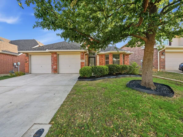 15525 Landing Creek Ln, Roanoke, TX 76262