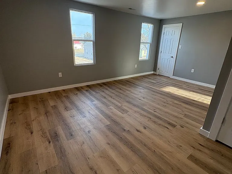 317 Smith Ave — Photo 3