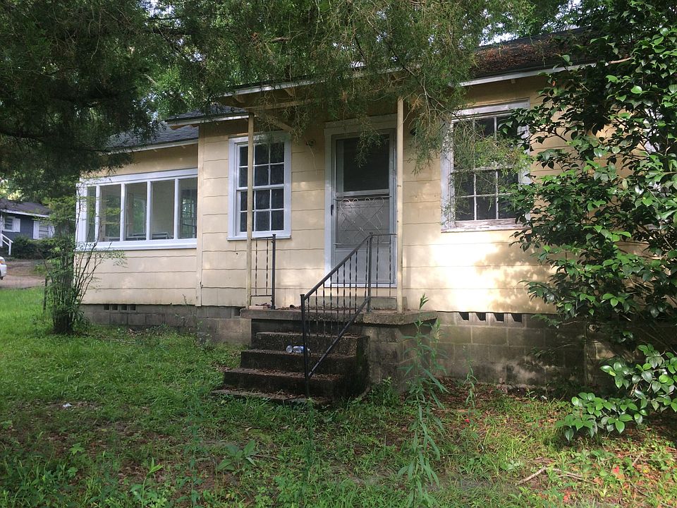 2nd image of 2004 N 1st Ave