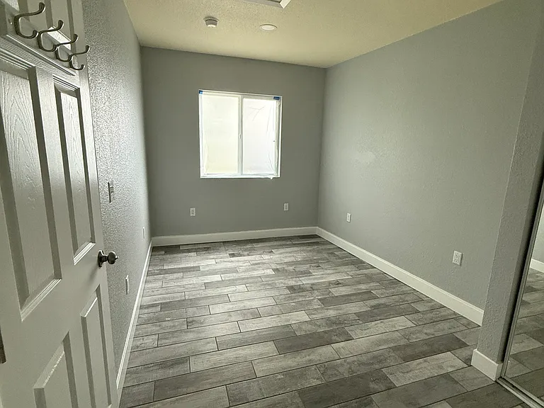 737 Walnut St — Photo 21