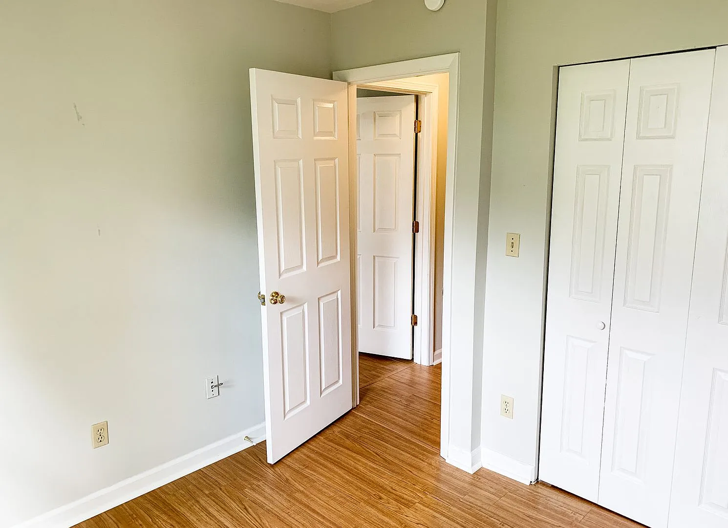 4 Bedroom 2.5 Bath Townhouse — Photo 3