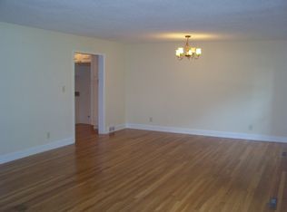 3920 Chilton Dr, Winston Salem, NC 27106