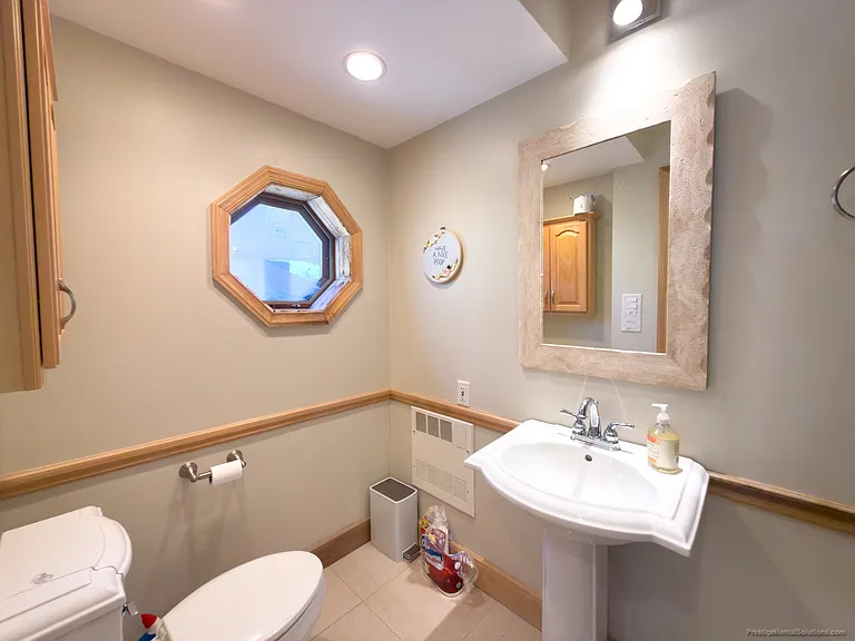 318 N Harvard St #1 — Photo 22
