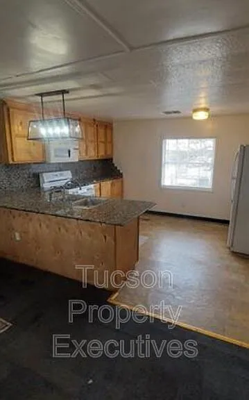 4580 E Rex St #5 — Photo 2