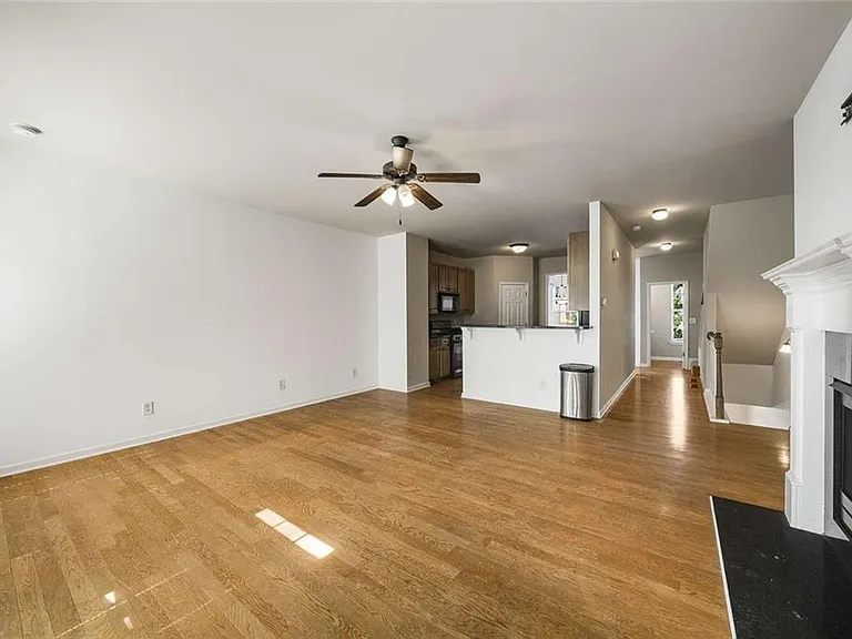 1798 Oakbrook Ln NW #8 — Photo 9