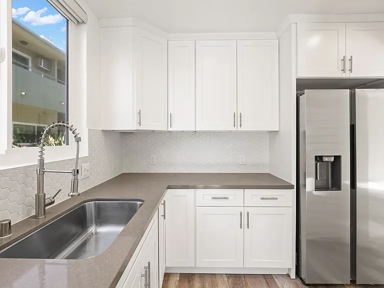 Full-Size Kitchen with Energy-Efficient Appliances
