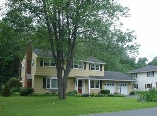 64 Dumbarton Dr, Delmar, NY 12054