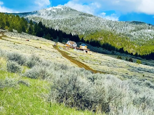 2879 Soft Rock Rd, Corvallis, MT 59828