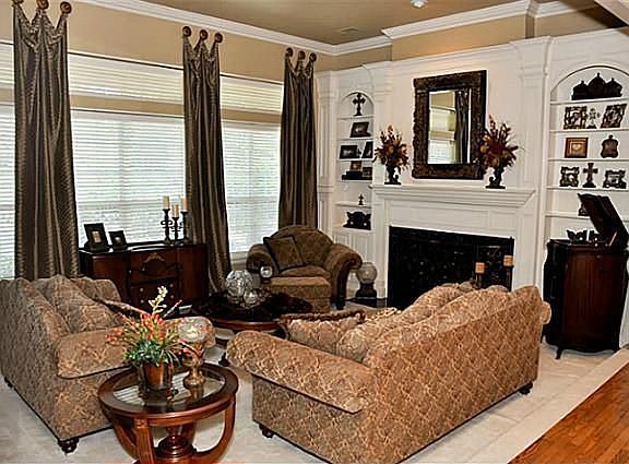 5th image of 691 Oakdale Cir