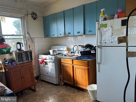 3rd image of 6607 Upland St