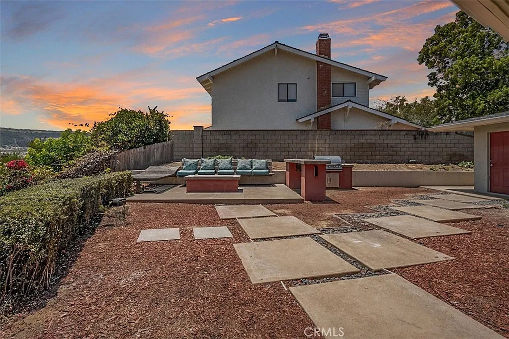 3 bed, 1494 sqft, $5,000 — Photo 2