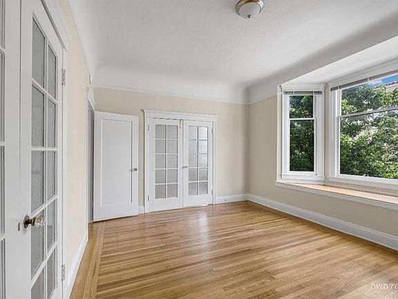 4th image of 245 Vicksburg St APT 1