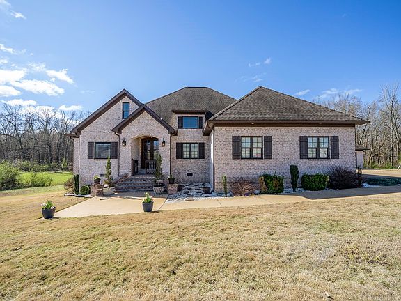 2nd image of 340 Grand Oaks Cv