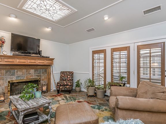 3rd image of 3203 Amberwood Ln