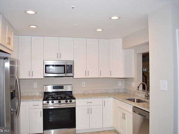 3rd image of 8146 Mallard Shore Dr