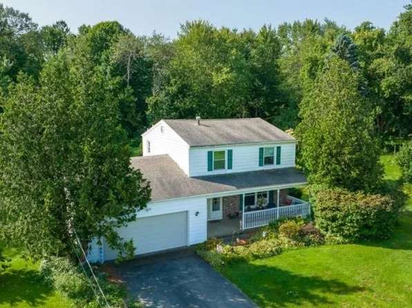 961 Hamlin Center Rd, Hamlin, NY 14464