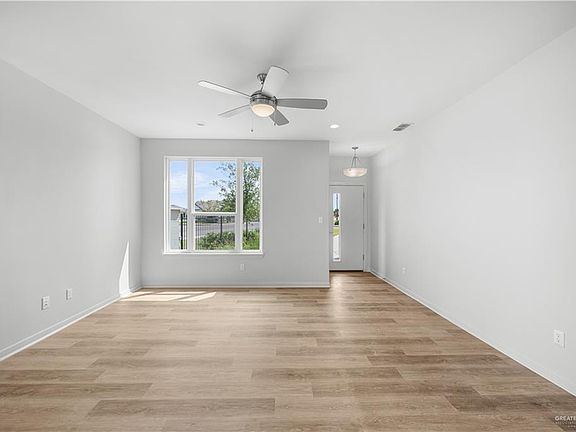 5th image of 700 S Tecate Dr