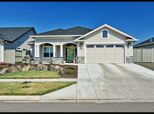 1345 Stonegate Dr, Medford, OR