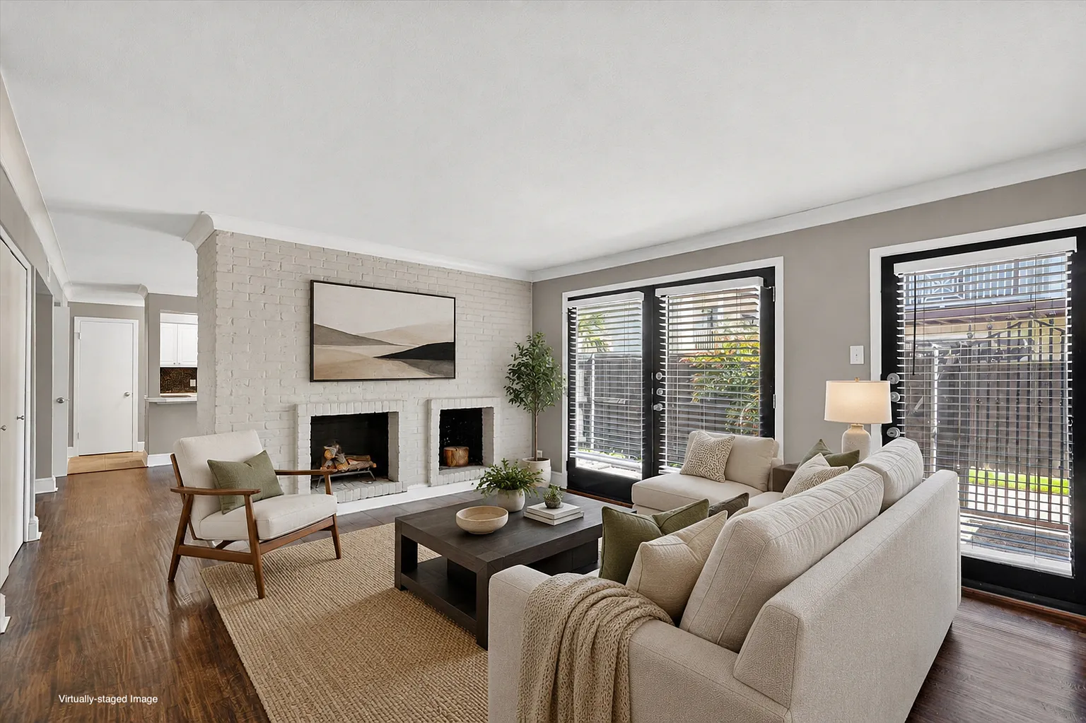 3 bed, 1224 sqft, $2,400 — Photo 3