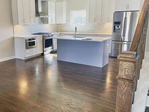 2nd image of 7013 Pipers Glen Way #27