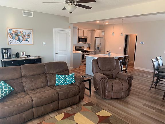 3rd image of 5532 S Prairie View Dr