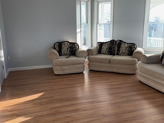 3rd image of 94 Beacon Hill Ave Floor 1