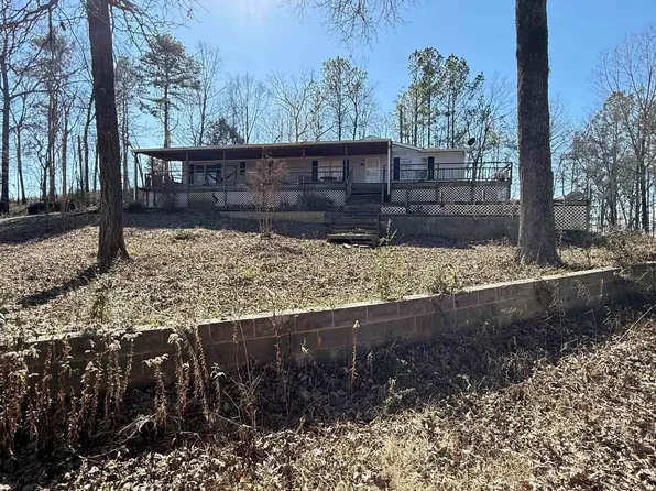 295 Country Ln, Talladega, AL 35160