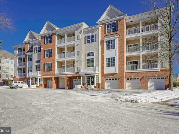 226 Breeders Cup Dr, Cherry Hill, NJ 08002