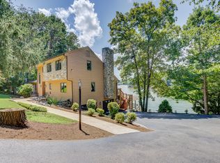 325 Indian Pointe Dr, Hardy, VA 24101