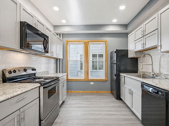 3rd image of 1704 Ashland Ave