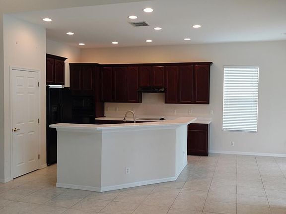 3rd image of 10124 Deercliff Dr