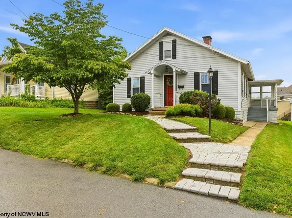 218 Gordon St, Bridgeport, WV 26330