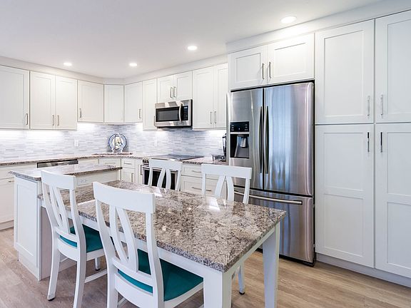 5th image of 845 E Gulf Dr #821