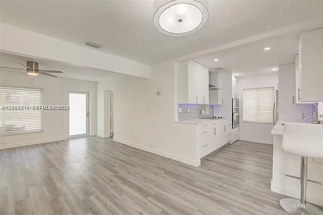 638 SW 5th Ave — Photo 7