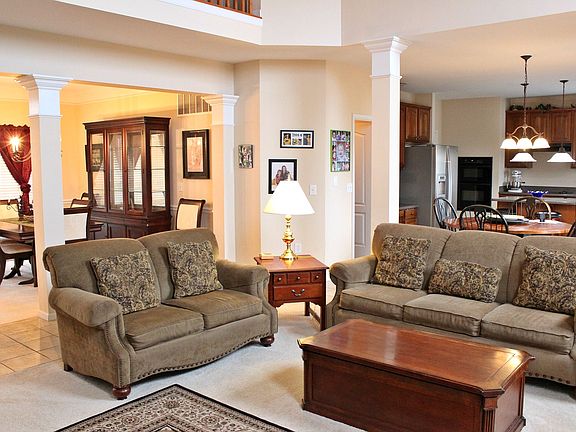 5th image of 804 Ascot Drive