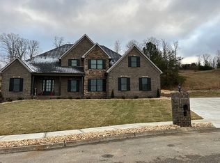 135 Essex Ct, Lenoir City, TN 37772