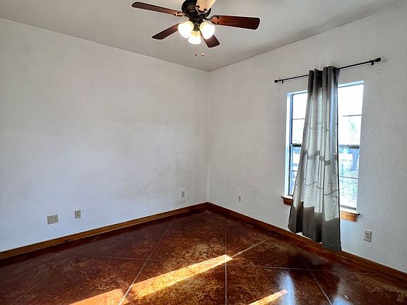 3rd image of 924 North St #9504B6919