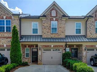 1085 Richmond Park Dr, Winston Salem, NC 27103